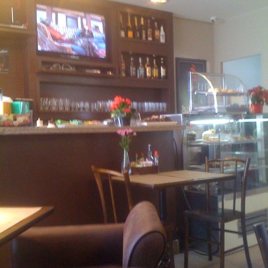 รูปภาพถ่ายที่ Cine Café โดย Marcelo A. เมื่อ 2/2/2012