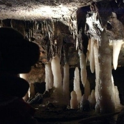 Foto tirada no(a) Ohio Caverns por Nancy S. em 8/9/2012