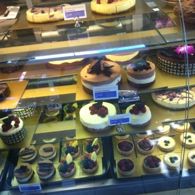 Foto tomada en Finale Desserterie &amp; Bakery  por Joe T. el 8/9/2012