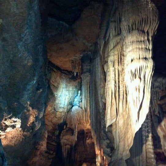 5/21/2012 tarihinde Ginger H.ziyaretçi tarafından Talking Rocks Cavern'de çekilen fotoğraf
