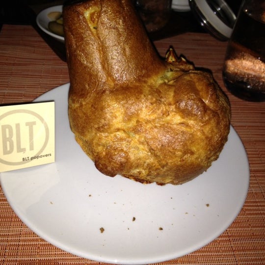 Foto diambil di BLT Steak oleh Jasmin B. pada 5/18/2012