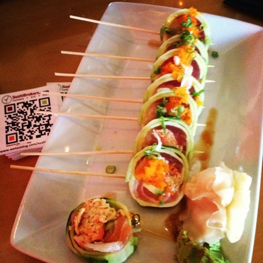 Снимок сделан в Sushi Brokers пользователем Becca @GritsGal 8/27/2012