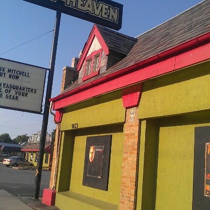 7/7/2012 tarihinde Ladii L.ziyaretçi tarafından 7th Heaven'de çekilen fotoğraf