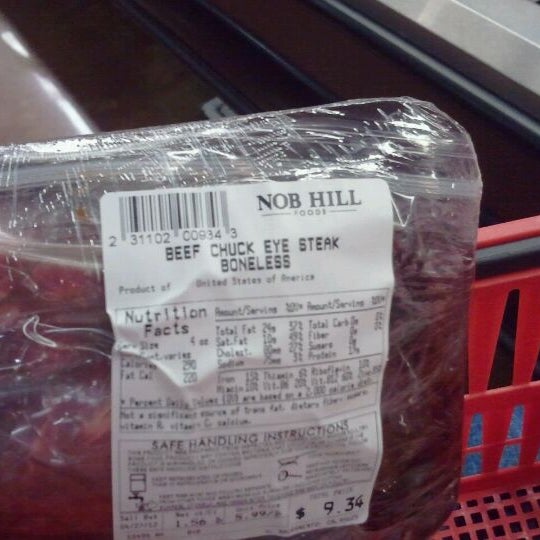 4/22/2012 tarihinde fran h.ziyaretçi tarafından Nob Hill Foods'de çekilen fotoğraf
