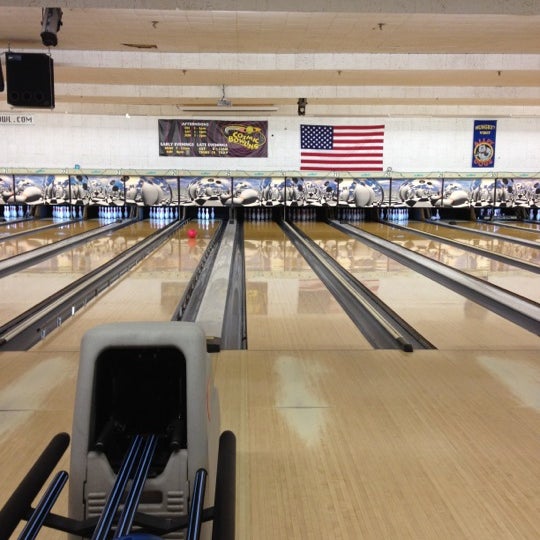 Photo taken at Waveland Bowl by aguilucho H. on 2/23/2012