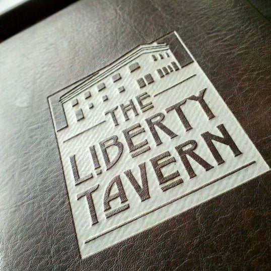 2/4/2012 tarihinde Patrick P.ziyaretçi tarafından The Liberty Tavern'de çekilen fotoğraf