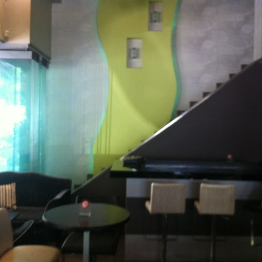 Foto tirada no(a) Chill Out Café por Giorgos !!!!! !. em 6/3/2012