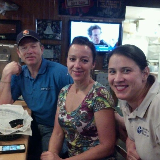 Photo taken at Beef &#39;O&#39; Brady&#39;s by Craig H. on 3/29/2012