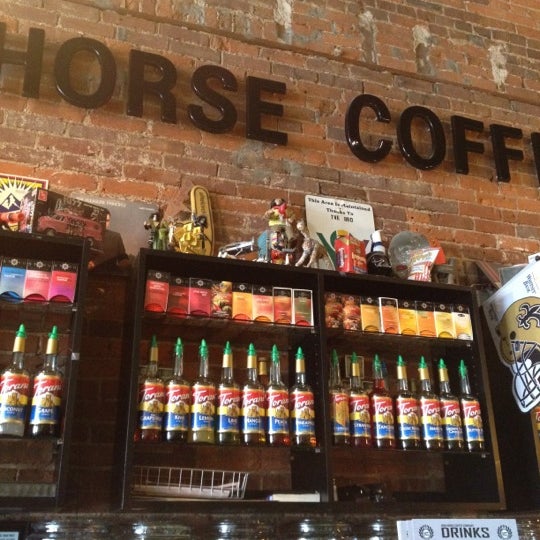3/18/2012 tarihinde Jason S.ziyaretçi tarafından Iron Horse Coffee Company'de çekilen fotoğraf