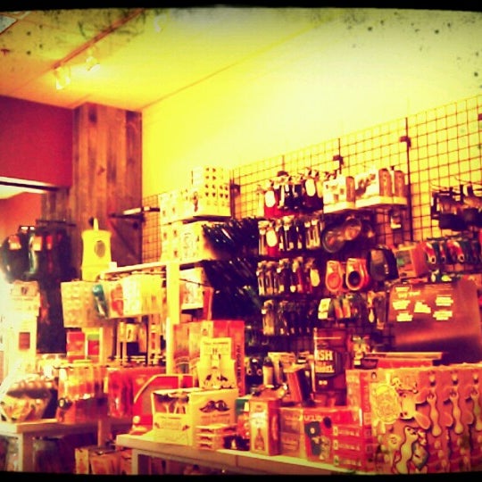 Uncle Dan's Great Outdoor Store 2 tips