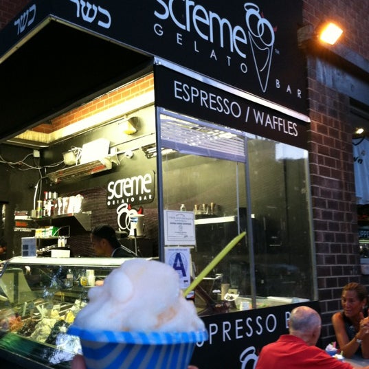 Photo taken at Screme Gelato Bar by Joo R. on 8/12/2012