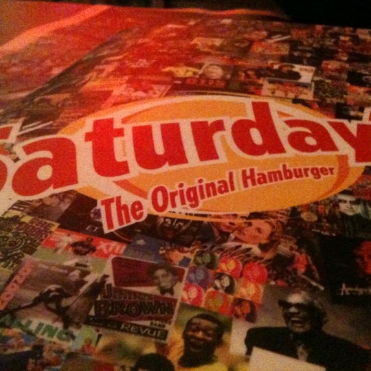 Photo taken at Saturday&#39;s The Original Burger by Thiago L. on 5/26/2012