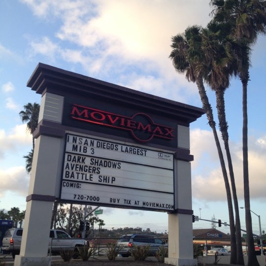 Foto tirada no(a) Moviemax Theatres por Ryan B. em 5/26/2012
