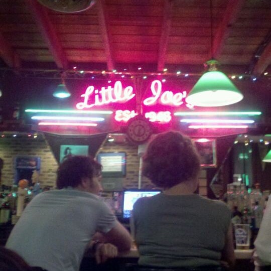 Foto tirada no(a) Little Joe&#39;s Circle Lounge por Sam K. em 6/9/2012