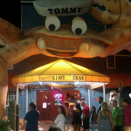 Foto tomada en Giant Crab Seafood Restaurant  por Daniella R . el 9/2/2012