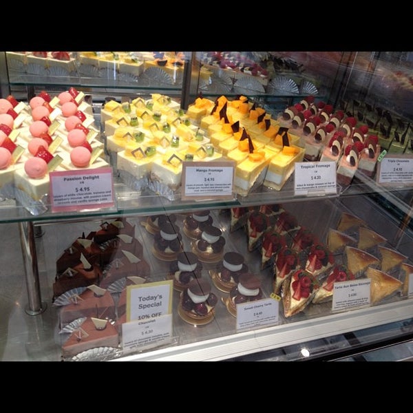 Patisserie La Palme D'Or Bakery in Ala Moana Kakaako