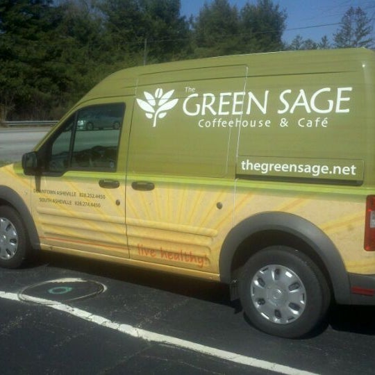 Снимок сделан в Green Sage Cafe пользователем Zacchaeus N. 3/14/2012
