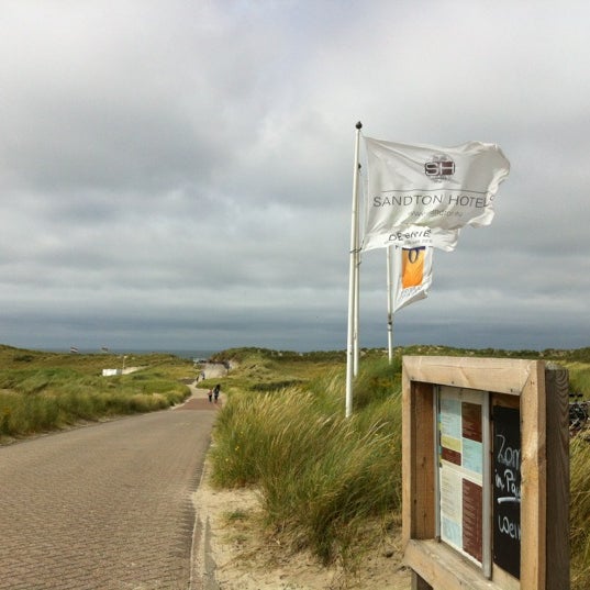 Unbemannt Vergangenheit Gezwungen sandton hotel paal 8 west aan zee Festland Reicher Mann
