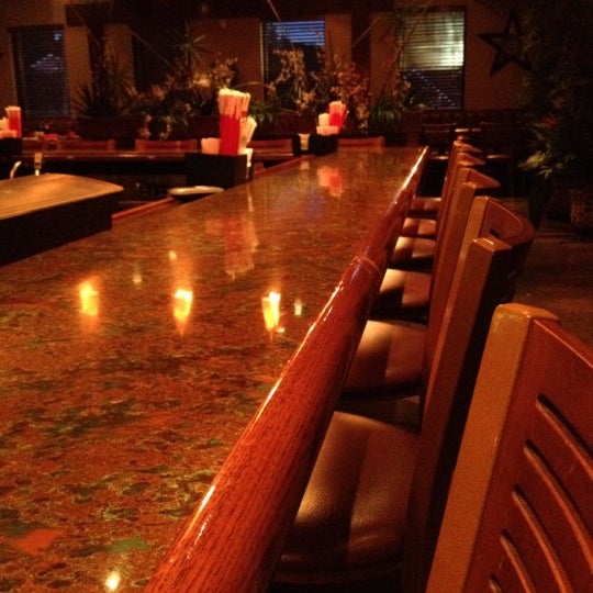 6/6/2012 tarihinde DeeJay D.ziyaretçi tarafından Arirang Hibachi Steakhouse &amp; Sushi Bar'de çekilen fotoğraf