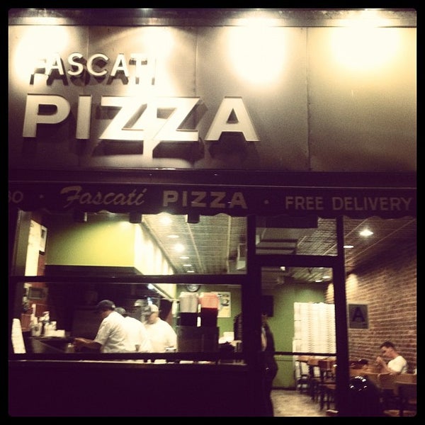 Photo taken at Fascati Pizza by Christopher Prince B. on 7/13/2012