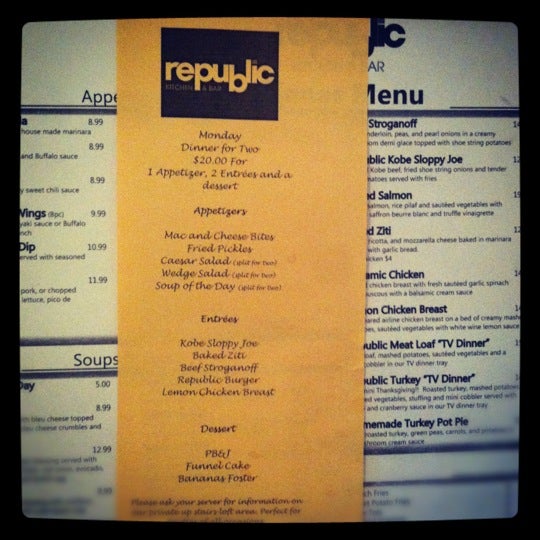 Foto scattata a Republic Kitchen &amp; Bar da Zena C. il 7/2/2012