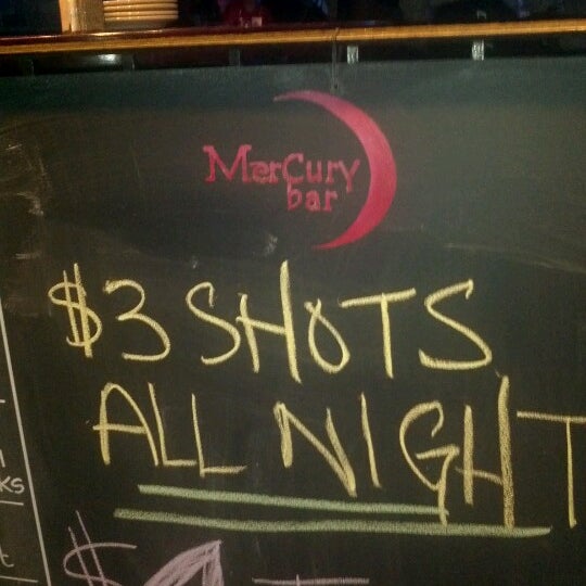 8/1/2012 tarihinde tom c.ziyaretçi tarafından Mercury Bar'de çekilen fotoğraf