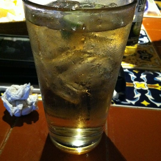 Photo taken at Chili&#39;s Grill &amp; Bar by Marlon E. on 5/11/2012