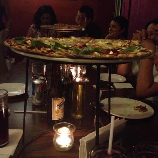 Das Foto wurde bei La Taula - Pizzas a la Leña von Alfredo J. am 5/3/2012 aufgenommen