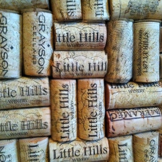 Foto tirada no(a) Little Hills Winery por Cory S. em 9/7/2012
