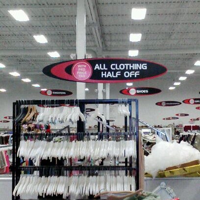 VALUE WORLD - Vintage and Thrift Store in HAMTRAMCK