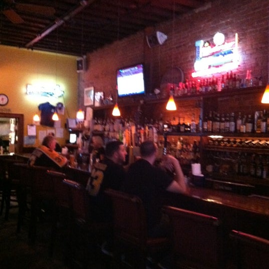 4/21/2012에 Rose D.님이 Porters Bar and Grill에서 찍은 사진