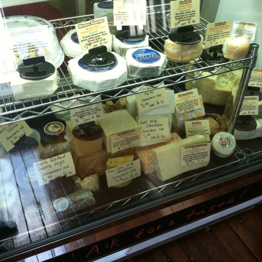 4/26/2012 tarihinde Tony R.ziyaretçi tarafından Eat More Cheese'de çekilen fotoğraf