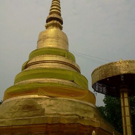 Photo taken at Wat Phra That Sadet by Samongnim H. on 4/1/2012