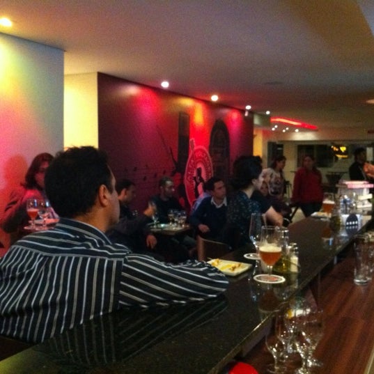 รูปภาพถ่ายที่ Alta Voltagem Café โดย Edenilso G. เมื่อ 6/28/2012