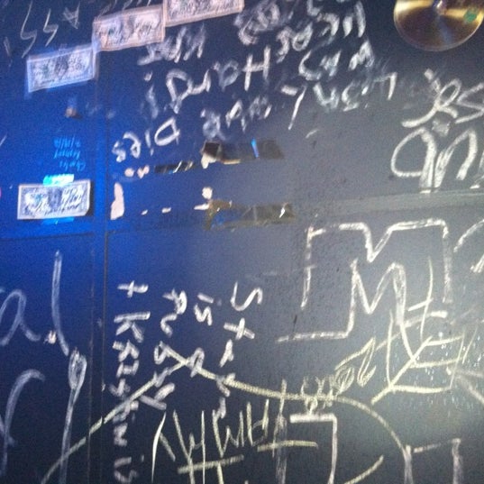 3/28/2012 tarihinde Ross M.ziyaretçi tarafından The Alley'de çekilen fotoğraf