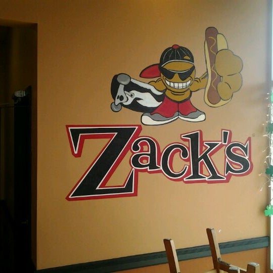 Foto scattata a Zack&#39;s Hotdogs &amp; Hot Sandwiches da Eric E. il 3/9/2012