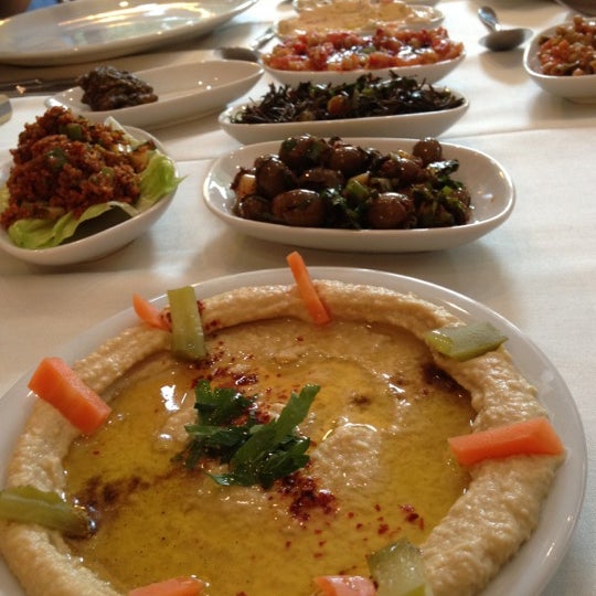 8/6/2012 tarihinde Engin A.ziyaretçi tarafından Antakya Restaurant'de çekilen fotoğraf