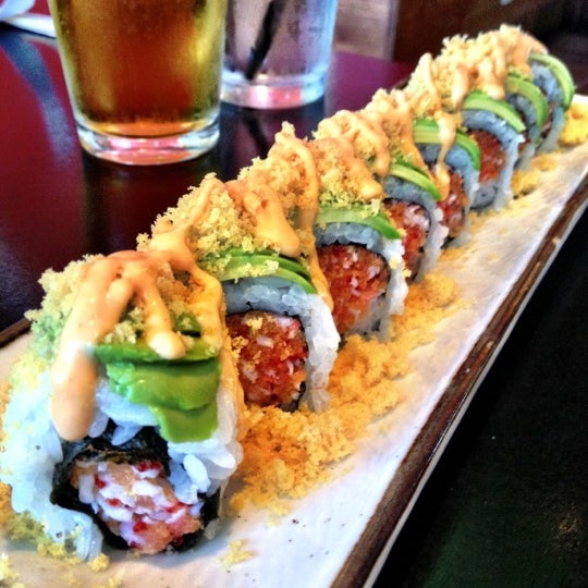 Photo taken at Wonderful Sushi Hillcrest by Laura W. on 7/16/2012