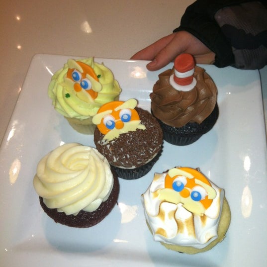 3/3/2012にJoe F.がJones Bros. Cupcakesで撮った写真