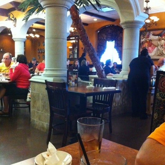 Photo taken at Abuelo&#39;s Mexican Restaurant by Suzie on 8/17/2012