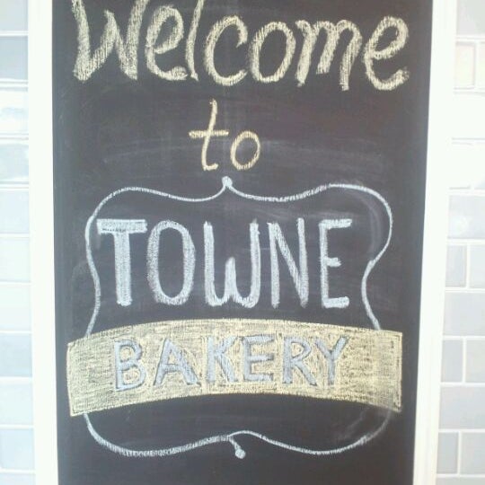 Снимок сделан в Towne Bakery пользователем Jennifer B. 6/4/2012