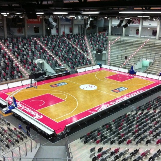 Telekom Dome Duisdorf Basketsring 1