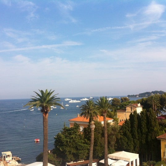 8/14/2012 tarihinde Konstantin N.ziyaretçi tarafından Hotel Royal-Riviera'de çekilen fotoğraf