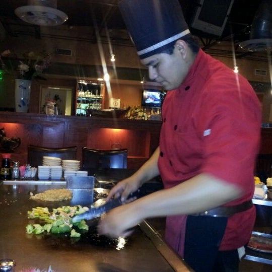 Foto scattata a Tokyo Steakhouse And Sushi Bar da Quincy W. il 3/31/2012