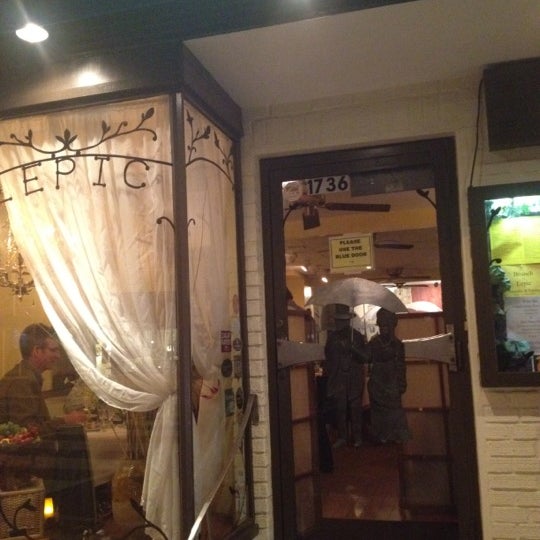 3/8/2012にDavid R.がBistrot Lepic &amp; Wine Barで撮った写真