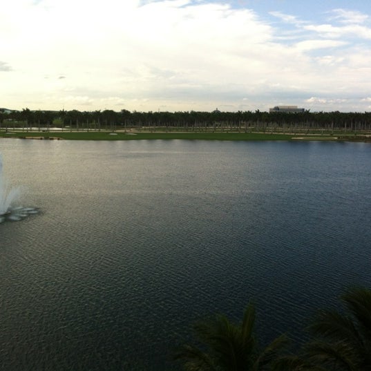 Photo taken at Marriott&#39;s Villas at Doral by Miguel M. on 5/26/2012