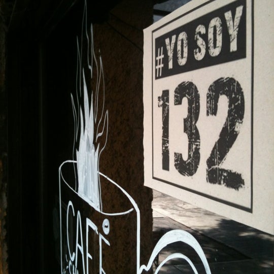 รูปภาพถ่ายที่ Cafeleería โดย M เมื่อ 6/20/2012