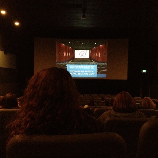 3/25/2012にAmie M.がShady Brook Cinemasで撮った写真
