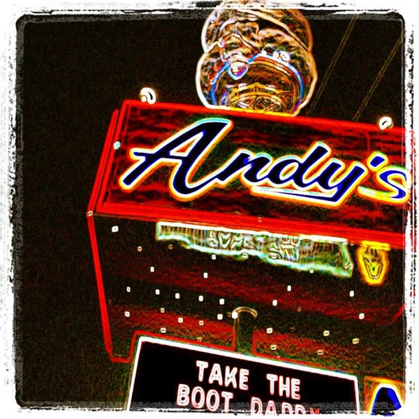 Das Foto wurde bei Andy&#39;s Frozen Custard von Kristin K. am 4/6/2012 aufgenommen