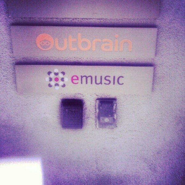 Photo taken at Outbrain HQ by Scottie R. on 9/11/2012